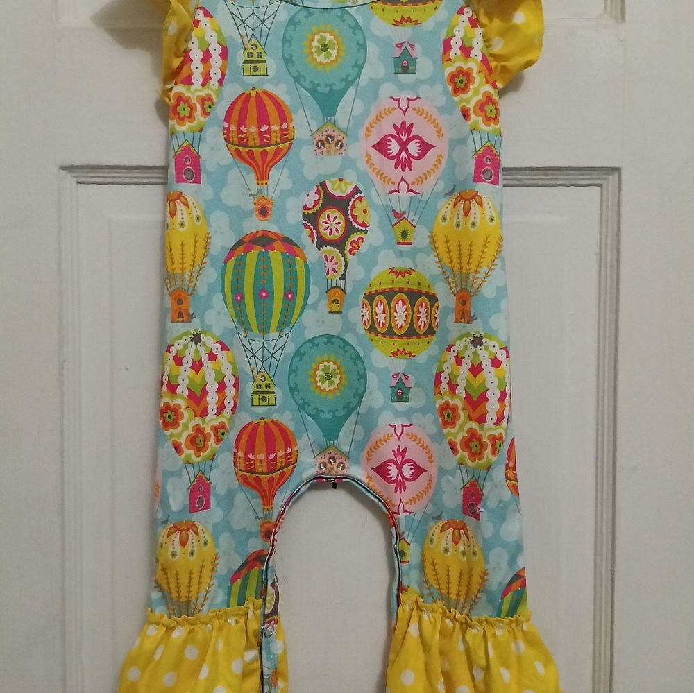 Colorful Kids Matching Set Clover Cottage Hot Air Balloon Boutique Outfit 3-6 Mo - Picture 2 of 4